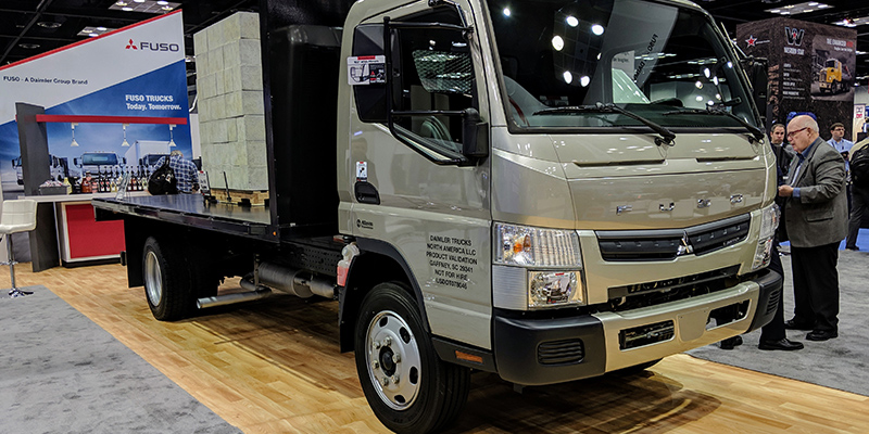 Mitsubishi truck wrecker
